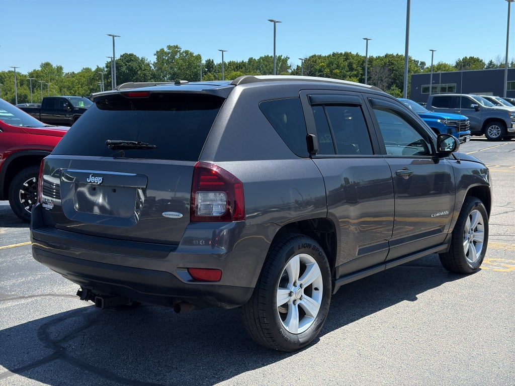 2017 Jeep Compass — detail view