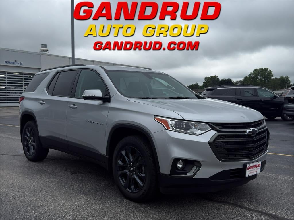 2018 Chevrolet Traverse RS in Silver Ice Metallic — front three-quarter view