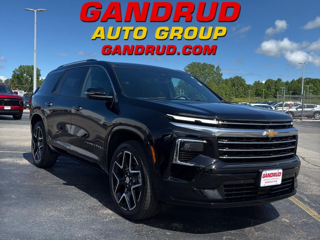 2026 Chevrolet Traverse High Country in Mosaic Black Metallic — front three-quarter view