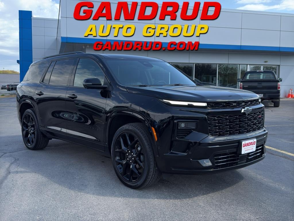 2024 Chevrolet Traverse RS in Mosaic Black Metallic — front three-quarter view