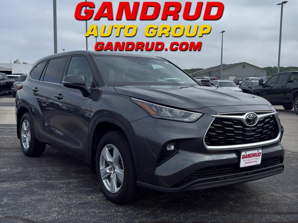 2020 Toyota Highlander LE in Gray — front three-quarter view