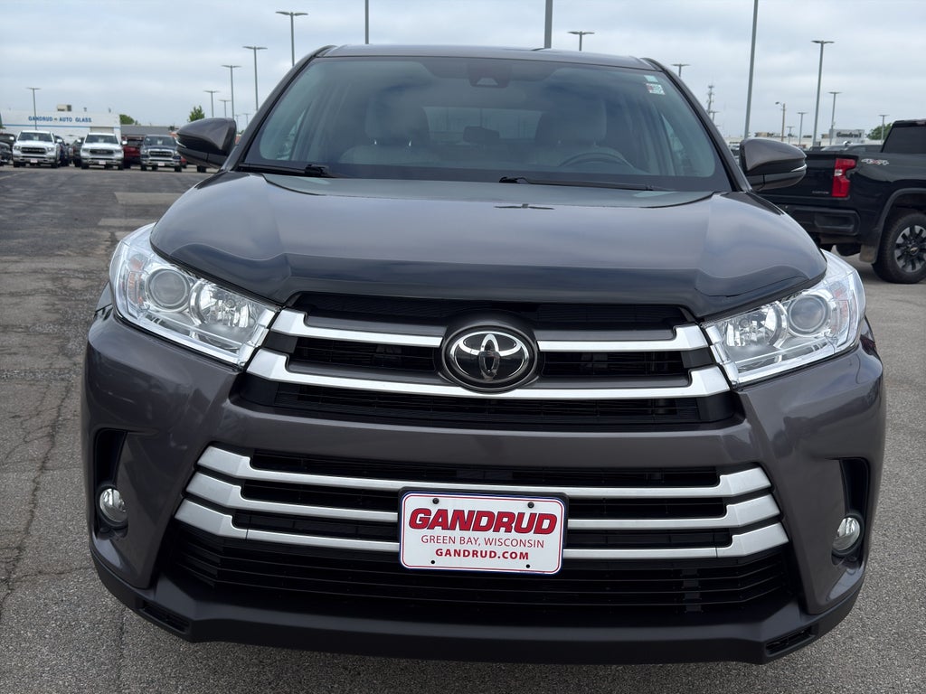 2019 Toyota Highlander — rear three-quarter view