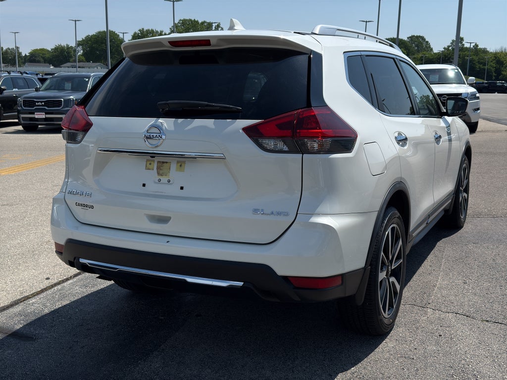 2018 Nissan Rogue — detail view